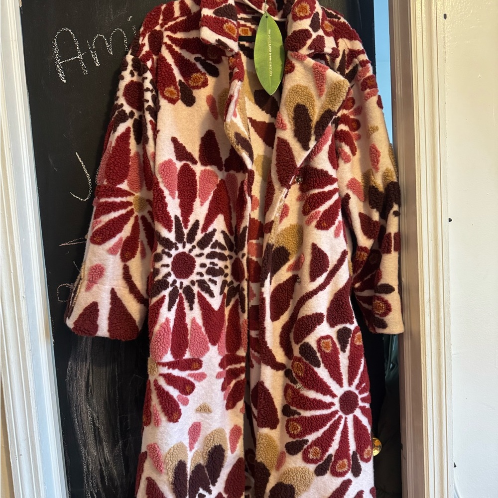 FARM Rio Ainika Flowers Fleece Coat Floral Textured - Red and Pink - Picture 8 of 10